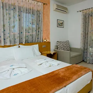 https://maik-apartments.hotelschalkidiki.net